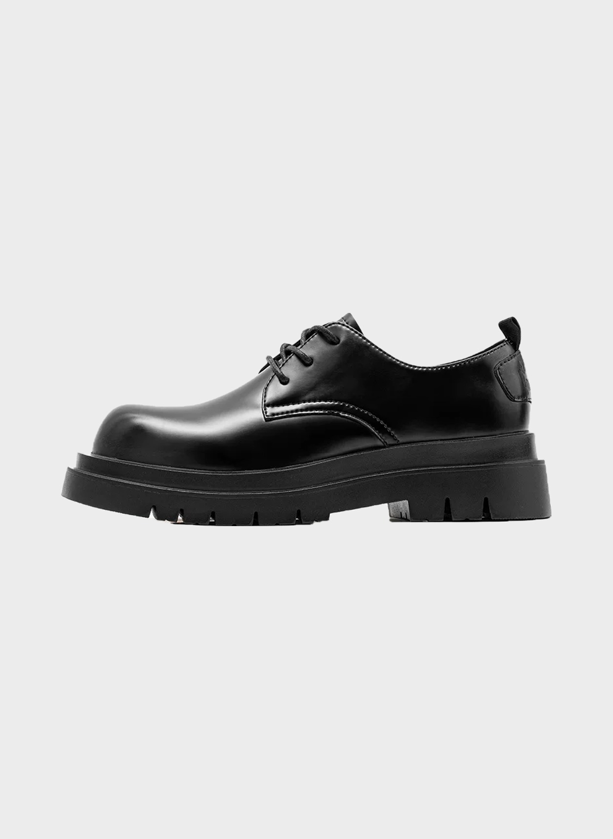 shoes-lift in polished black, product view